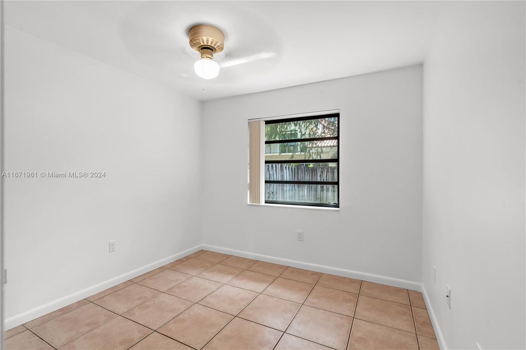 For Rent: $2,600 (2 beds, 2 baths, 982 Square Feet)