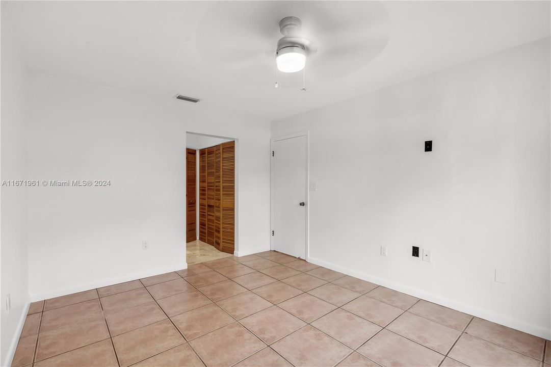 For Rent: $2,600 (2 beds, 2 baths, 982 Square Feet)