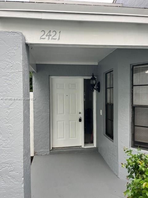 For Sale: $419,900 (2 beds, 2 baths, 1052 Square Feet)