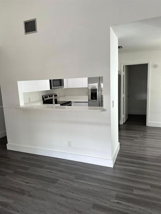 For Sale: $419,900 (2 beds, 2 baths, 1052 Square Feet)