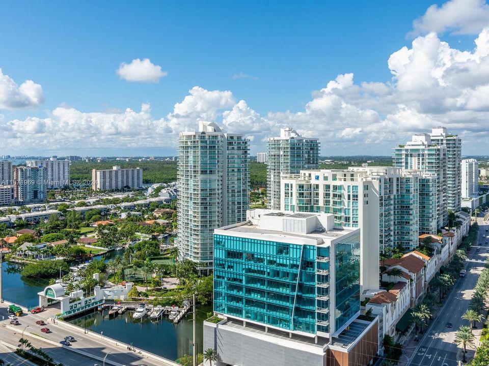 For Sale: $1,150,000 (2 beds, 2 baths, 1623 Square Feet)