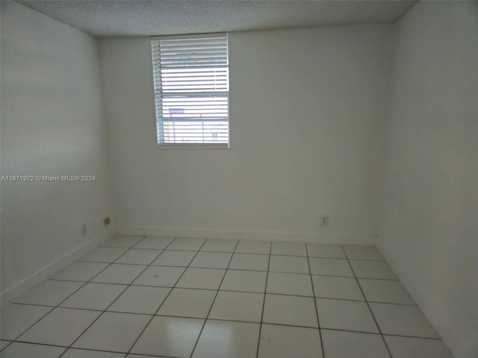 For Rent: $1,825 (1 beds, 1 baths, 605 Square Feet)