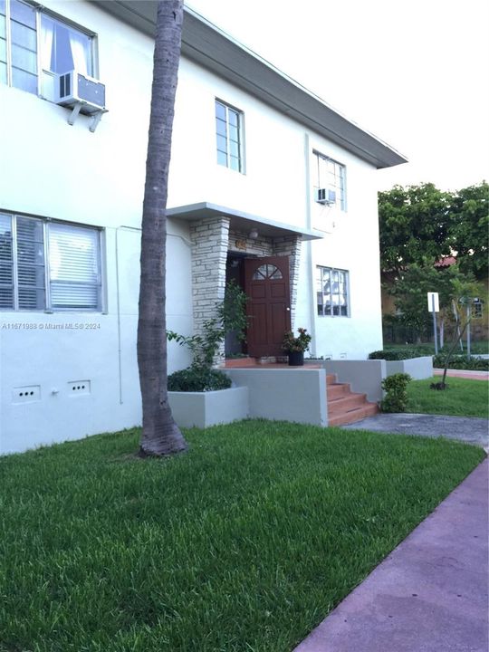 For Rent: $2,150 (1 beds, 1 baths, 592 Square Feet)