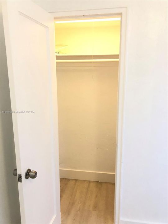 For Rent: $2,150 (1 beds, 1 baths, 592 Square Feet)