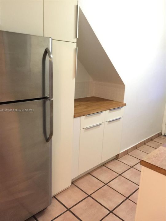 For Rent: $2,150 (1 beds, 1 baths, 592 Square Feet)