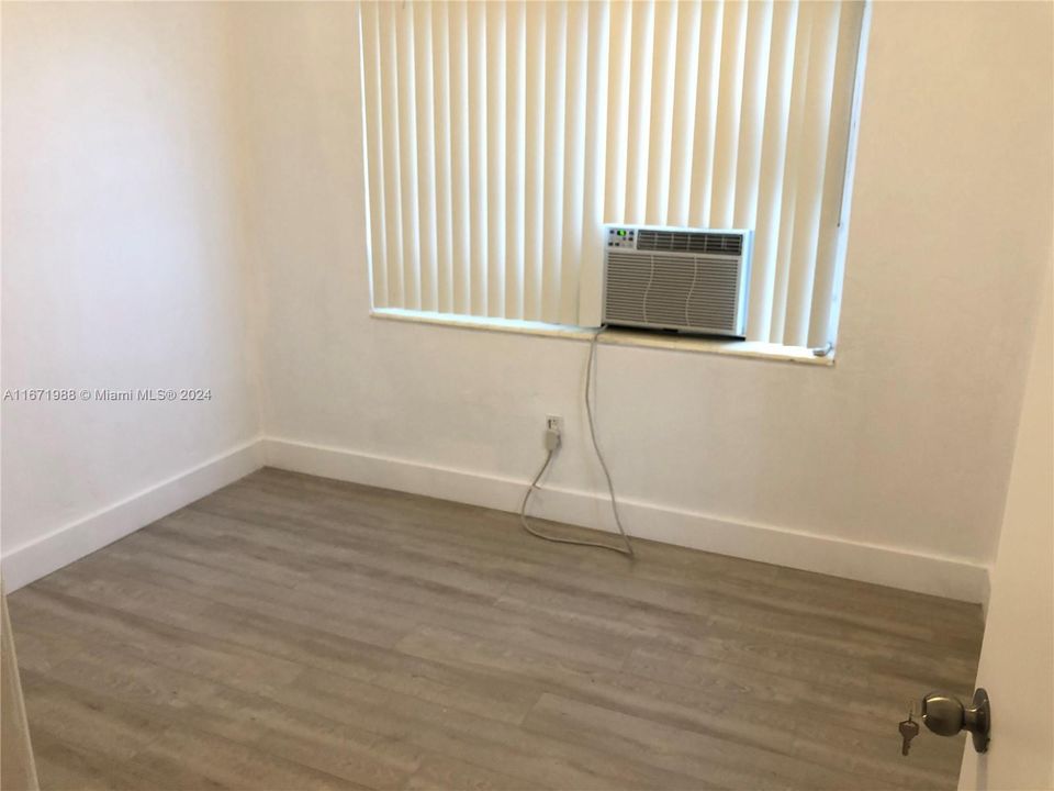 For Rent: $2,150 (1 beds, 1 baths, 592 Square Feet)