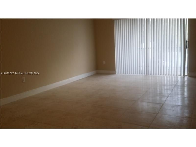 For Rent: $2,200 (2 beds, 2 baths, 1000 Square Feet)