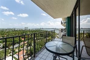 For Sale: $399,000 (2 beds, 2 baths, 1219 Square Feet)