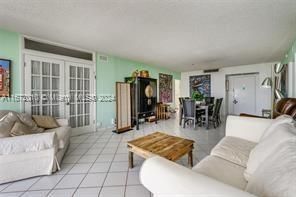 For Sale: $399,000 (2 beds, 2 baths, 1219 Square Feet)