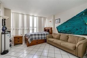 For Sale: $399,000 (2 beds, 2 baths, 1219 Square Feet)