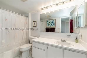 For Sale: $399,000 (2 beds, 2 baths, 1219 Square Feet)