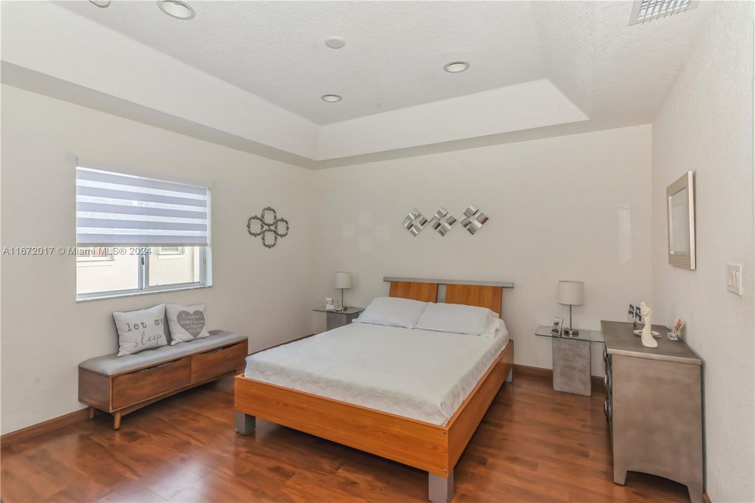 For Sale: $470,000 (3 beds, 2 baths, 1705 Square Feet)