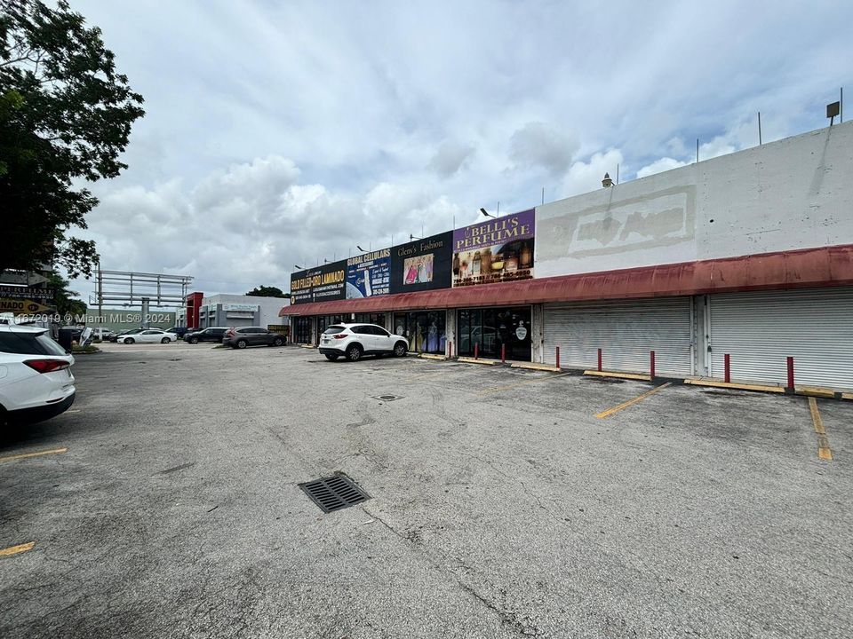 Recently Rented: $2,400 (0 beds, 0 baths, 0 Square Feet)