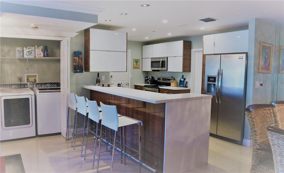 В аренду: $9,000 (3 спален, 3 ванн, 2001 Квадратных фут)