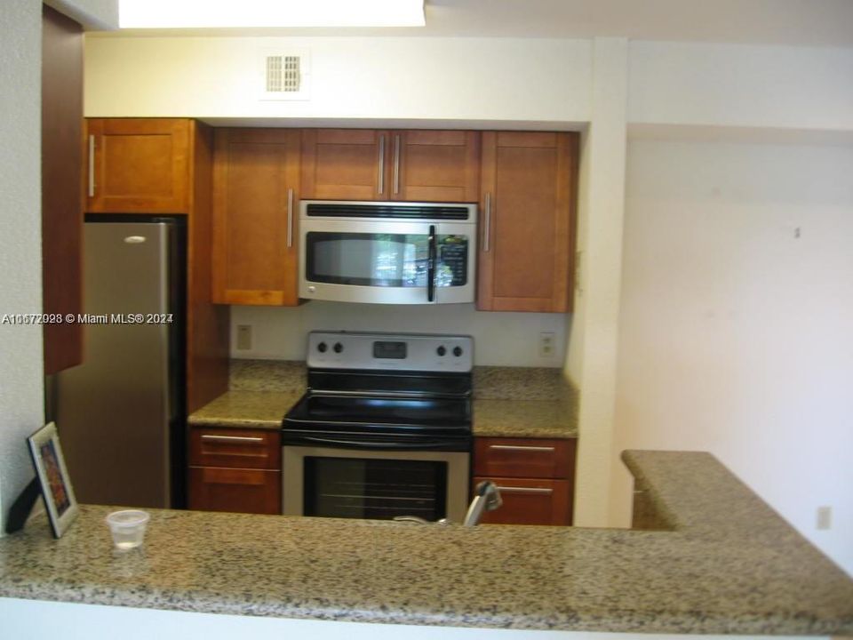 For Rent: $2,350 (2 beds, 2 baths, 1060 Square Feet)