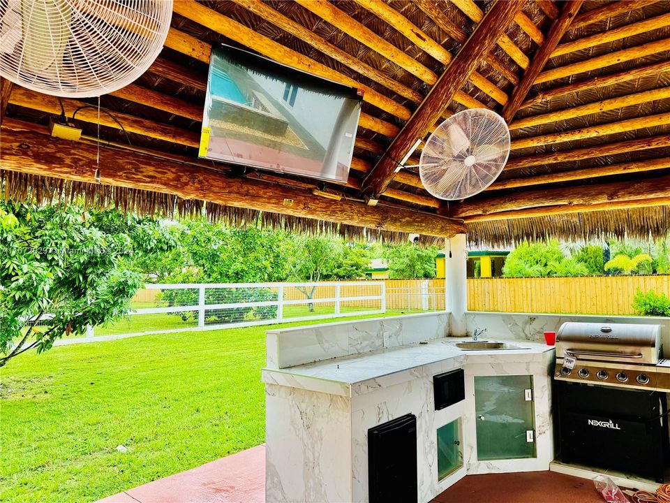 En Venta: $2,200,000 (5 camas, 4 baños, 3091 Pies cuadrados)