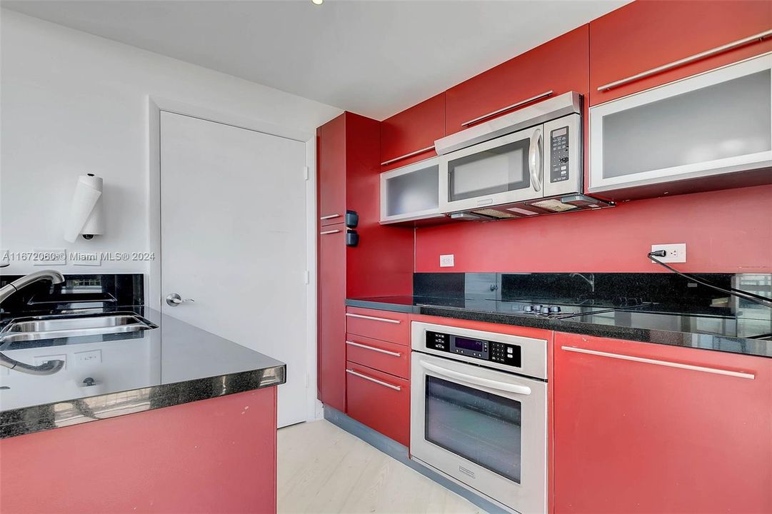 Recently Rented: $4,500 (2 beds, 2 baths, 1379 Square Feet)