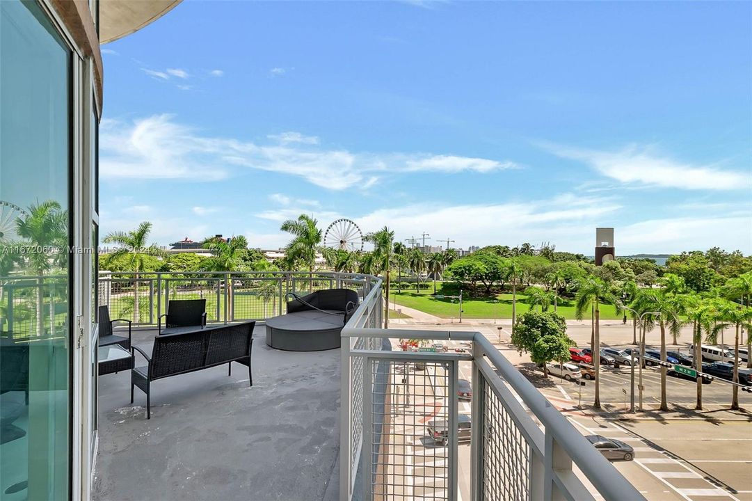 Recently Rented: $4,500 (2 beds, 2 baths, 1379 Square Feet)