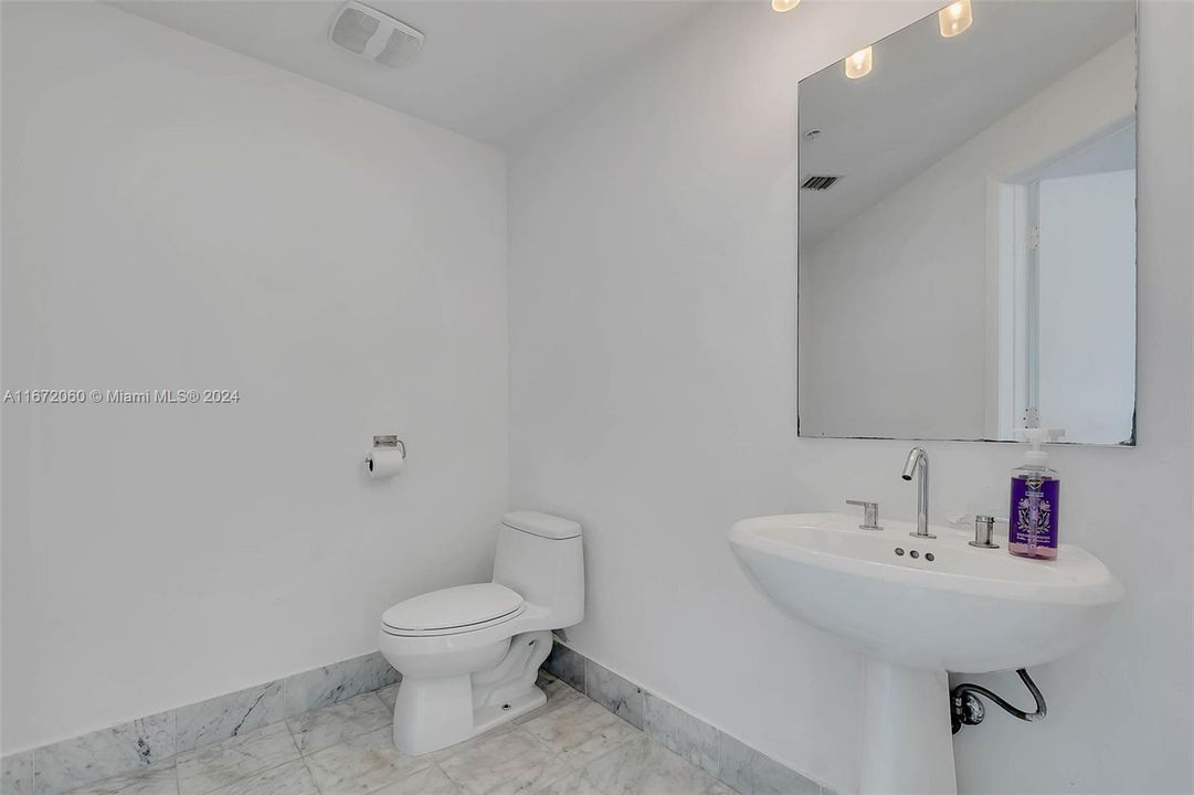 Recently Rented: $4,500 (2 beds, 2 baths, 1379 Square Feet)