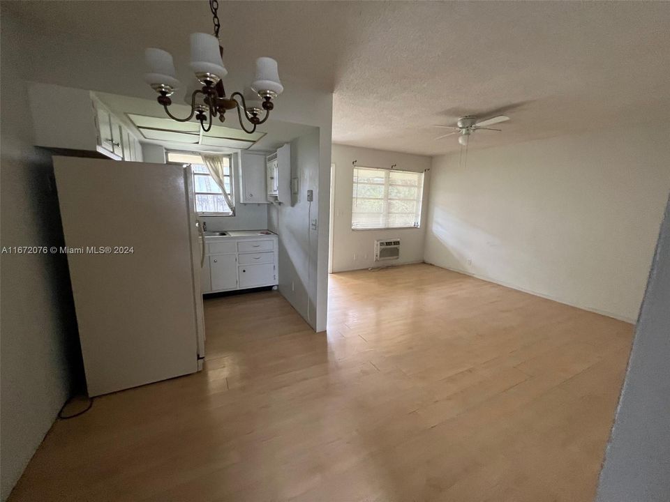 For Rent: $1,595 (1 beds, 1 baths, 600 Square Feet)