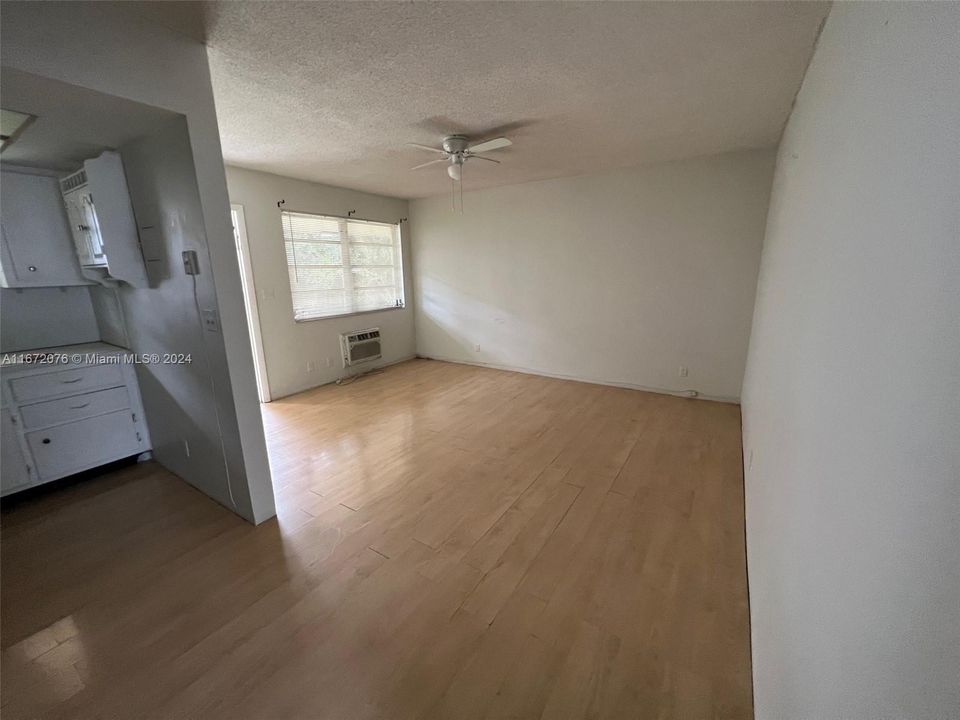 For Rent: $1,595 (1 beds, 1 baths, 600 Square Feet)