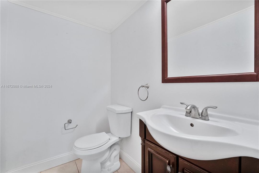 For Sale: $245,000 (1 beds, 1 baths, 1067 Square Feet)