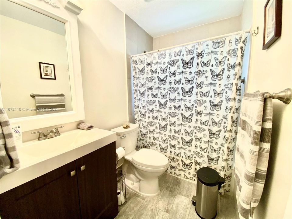 2nd bathroom