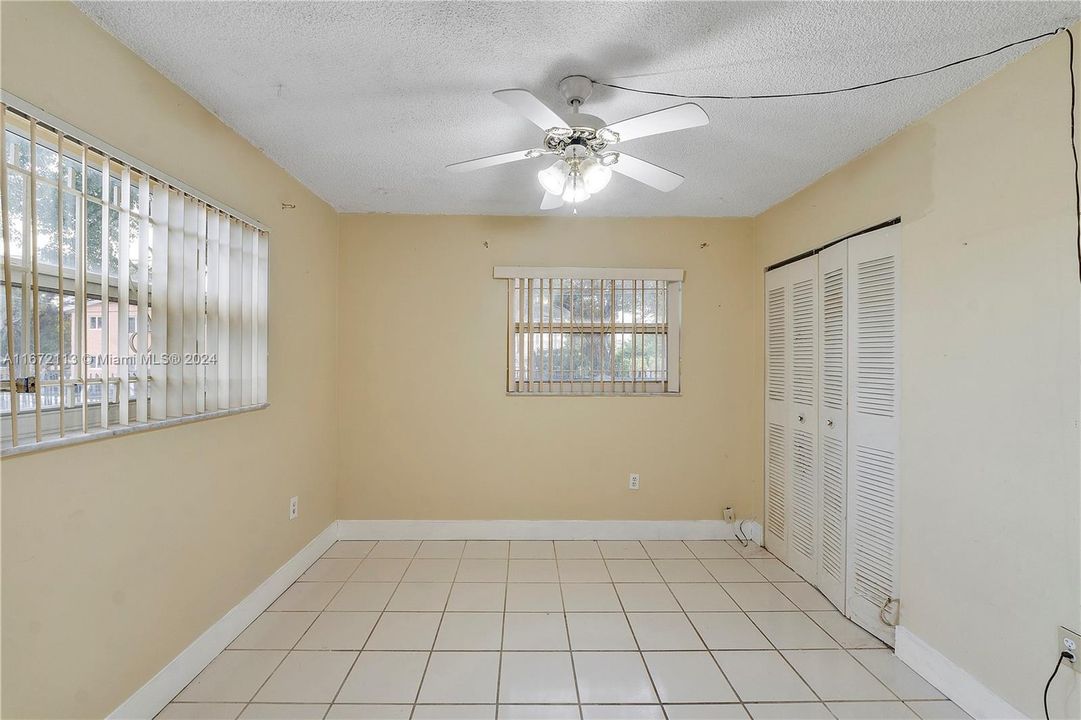 For Sale: $199,000 (2 beds, 1 baths, 748 Square Feet)