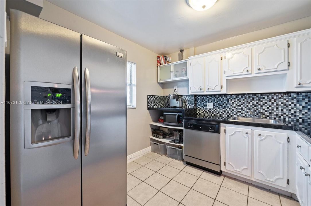 For Sale: $226,000 (2 beds, 2 baths, 1179 Square Feet)