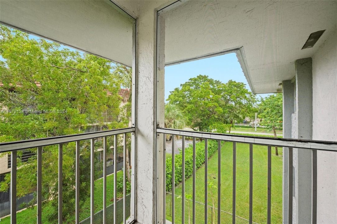 Screened Balcony Garden View