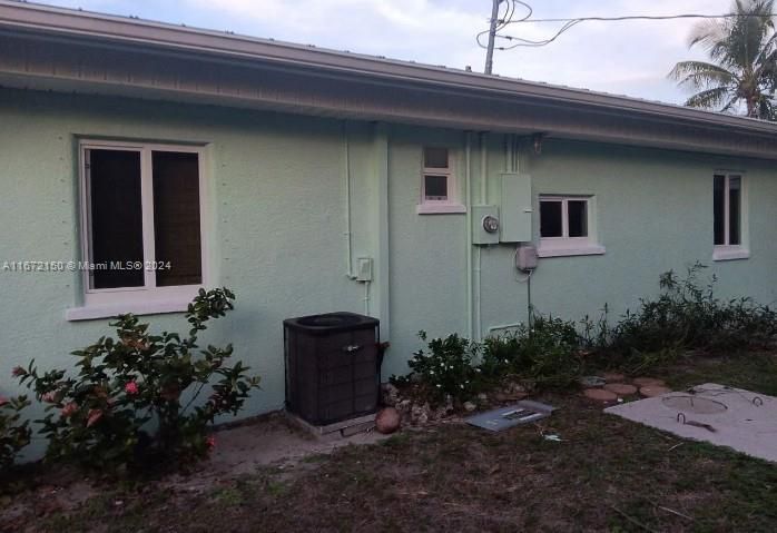 For Rent: $2,300 (4 beds, 1 baths, 0 Square Feet)