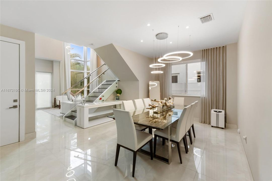 For Sale: $1,690,000 (5 beds, 5 baths, 3113 Square Feet)