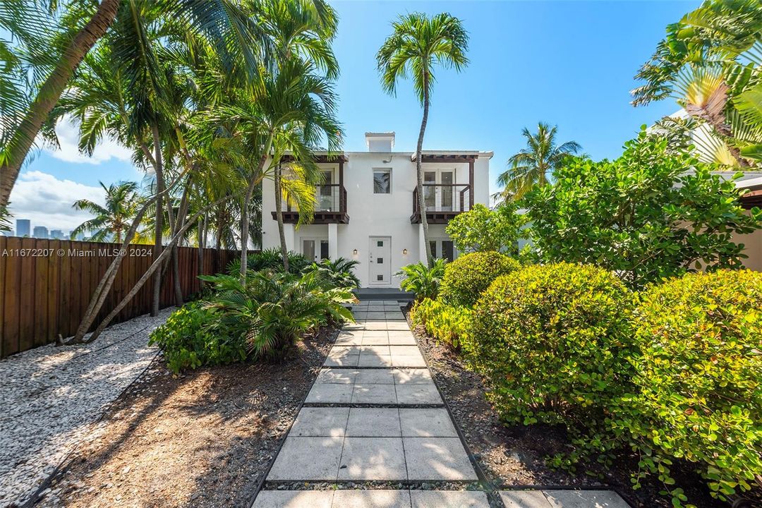 For Sale: $13,770,000 (3 beds, 3 baths, 2340 Square Feet)