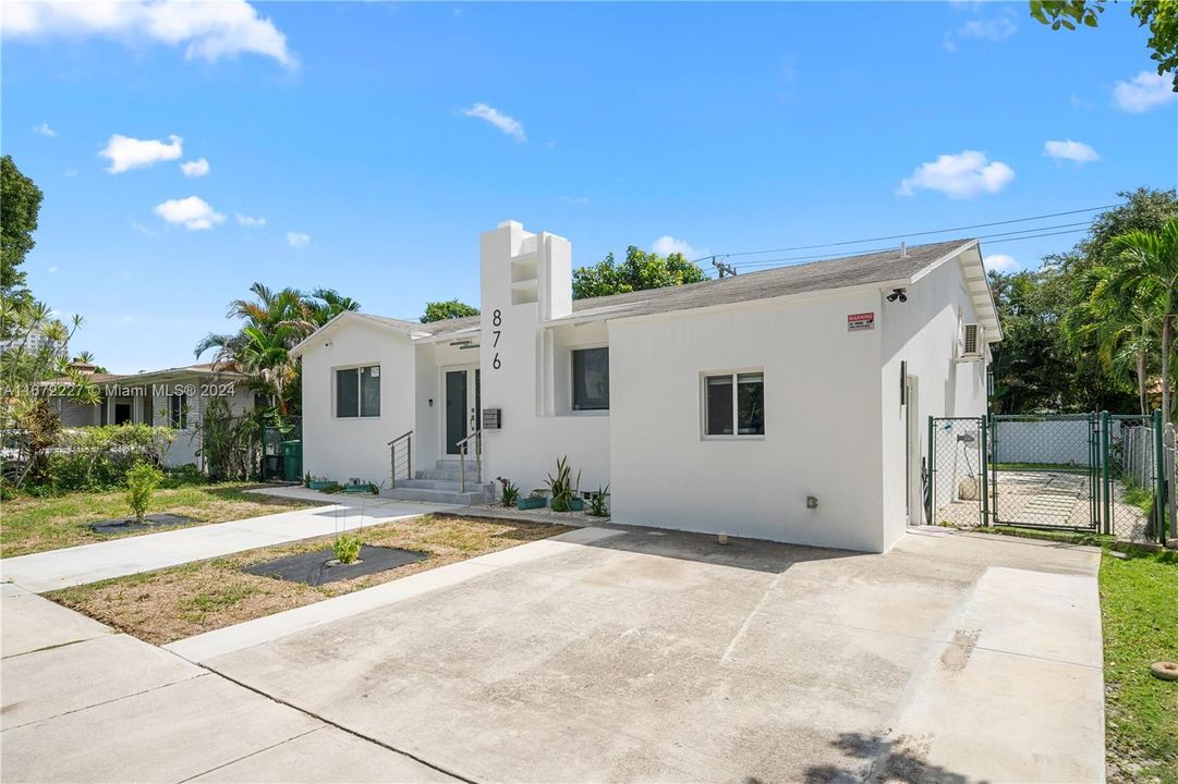 For Sale: $1,045,000 (3 beds, 2 baths, 1418 Square Feet)