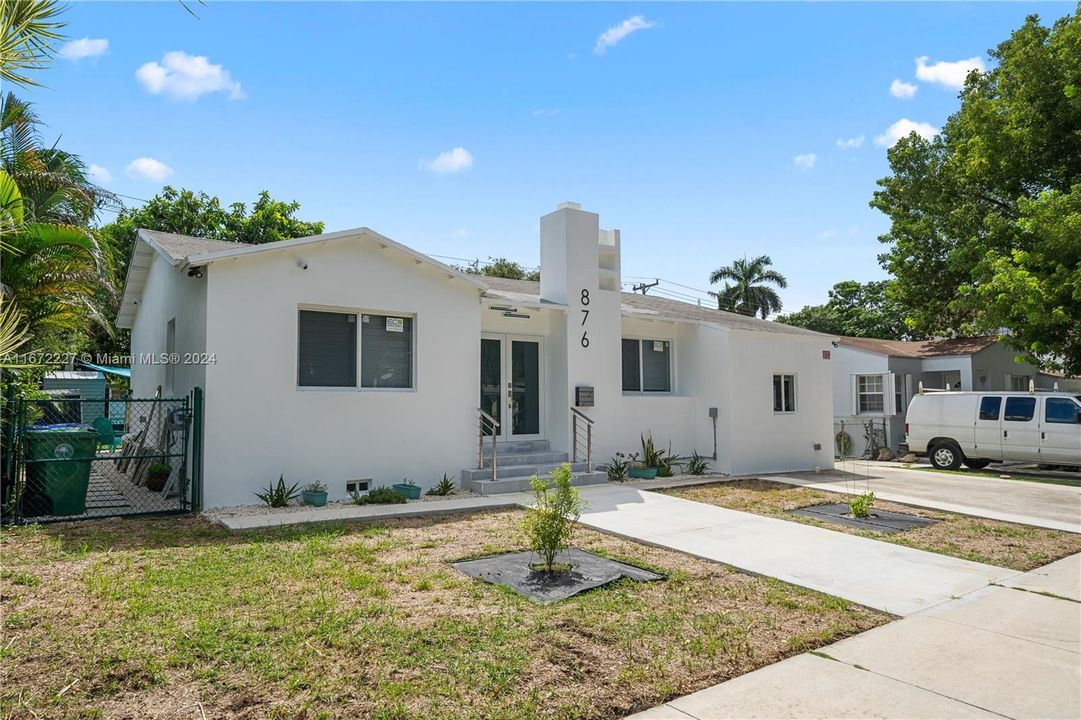 For Sale: $1,045,000 (3 beds, 2 baths, 1418 Square Feet)