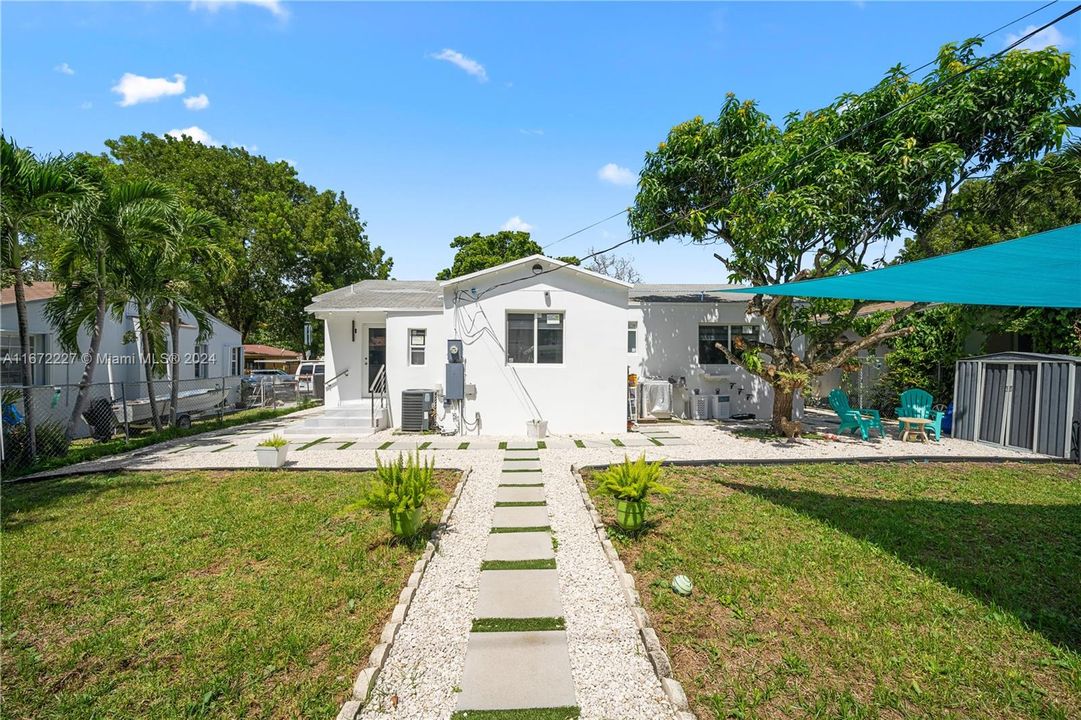 For Sale: $1,045,000 (3 beds, 2 baths, 1418 Square Feet)