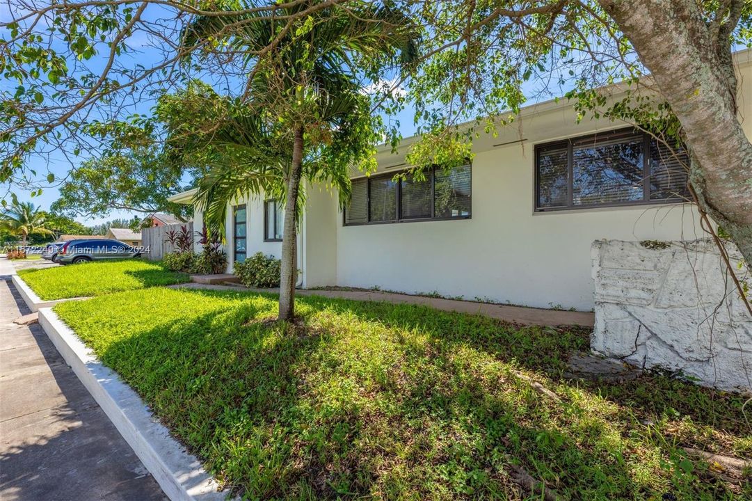 For Sale: $1,059,000 (5 beds, 2 baths, 0 Square Feet)