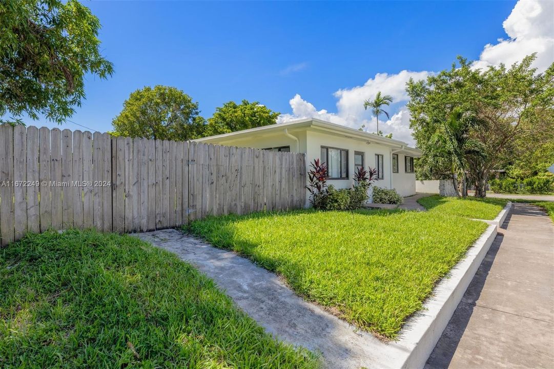 For Sale: $1,059,000 (5 beds, 2 baths, 0 Square Feet)