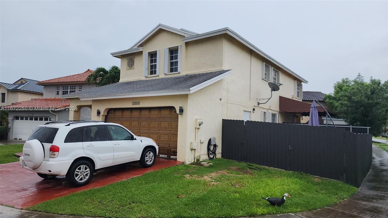 For Sale: $819,000 (4 beds, 3 baths, 2501 Square Feet)