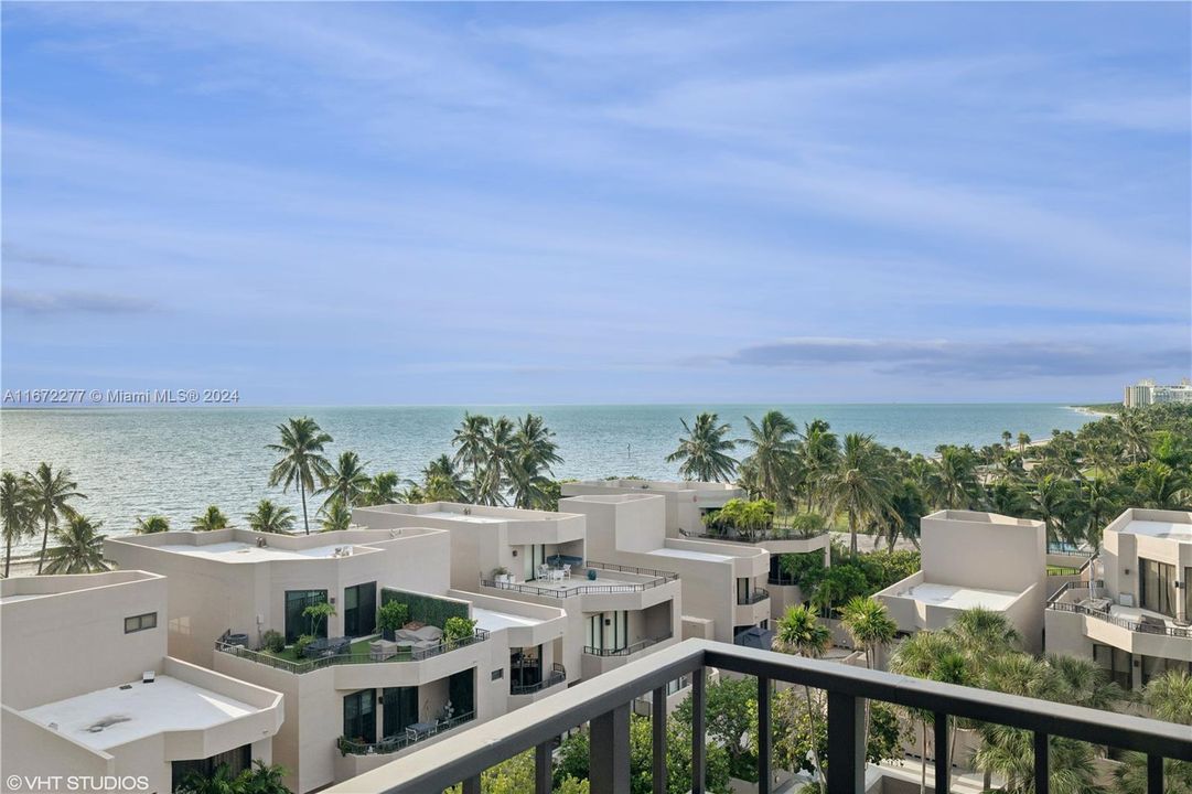 Active With Contract: $1,390,000 (2 beds, 2 baths, 1531 Square Feet)