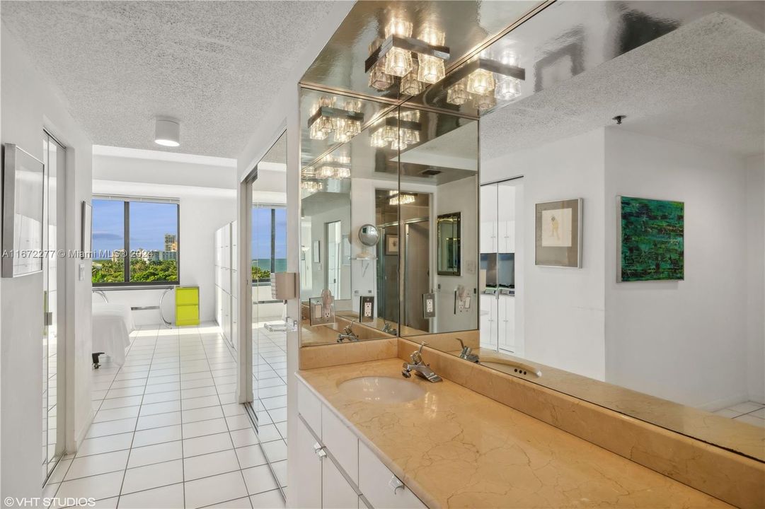 Active With Contract: $1,390,000 (2 beds, 2 baths, 1531 Square Feet)