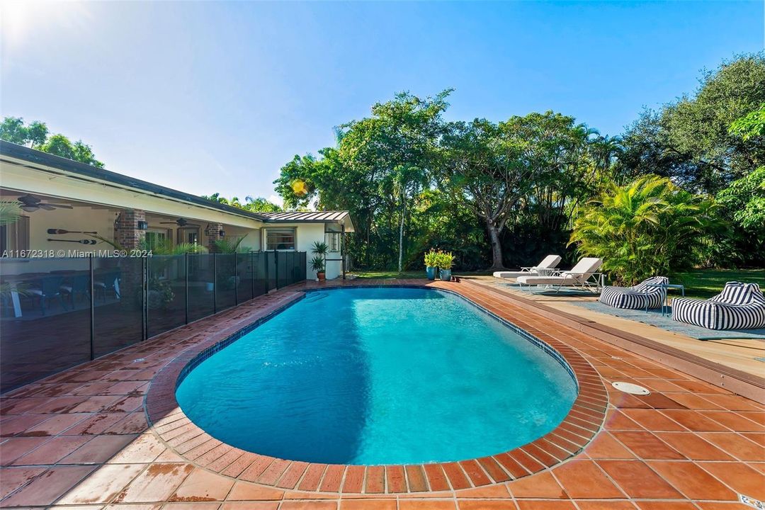 En Venta: $2,690,000 (5 camas, 3 baños, 2755 Pies cuadrados)