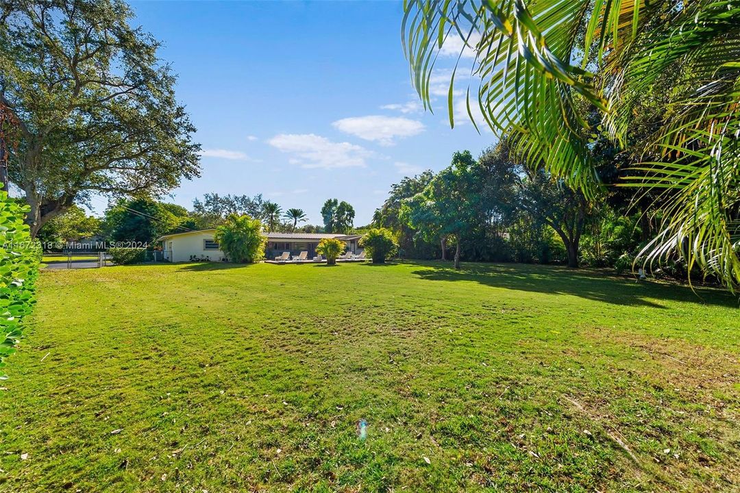 For Sale: $2,690,000 (5 beds, 3 baths, 2755 Square Feet)