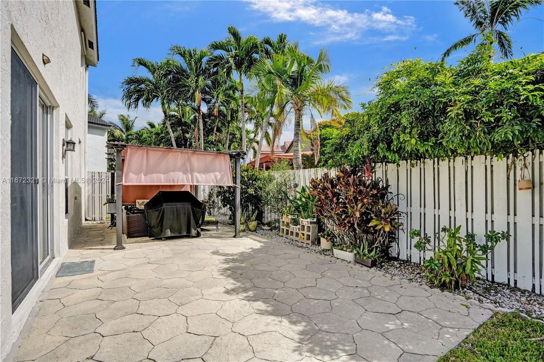 For Sale: $645,000 (3 beds, 2 baths, 1854 Square Feet)