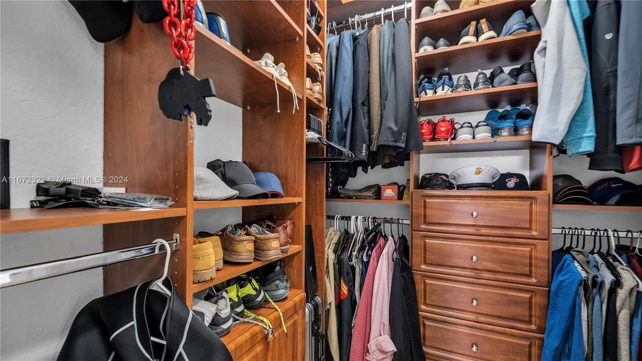 Недавно арендовано: $7,500 (5 спален, 4 ванн, 3841 Квадратных фут)