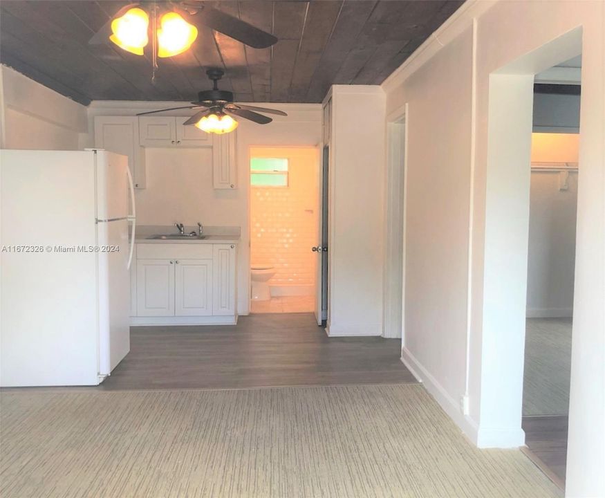 For Rent: $1,350 (2 beds, 1 baths, 3472 Square Feet)