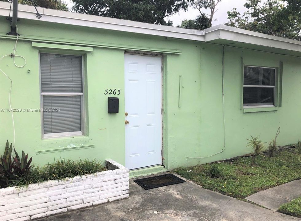 For Rent: $1,350 (2 beds, 1 baths, 3472 Square Feet)