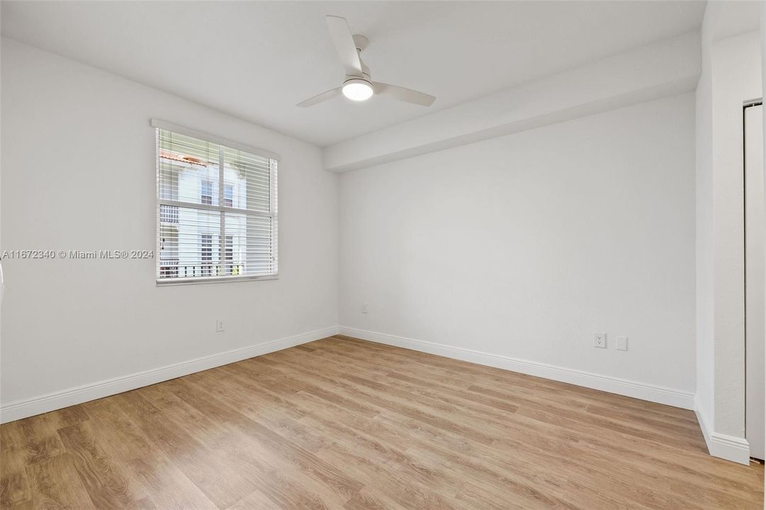 Active With Contract: $2,578 (2 beds, 2 baths, 1074 Square Feet)