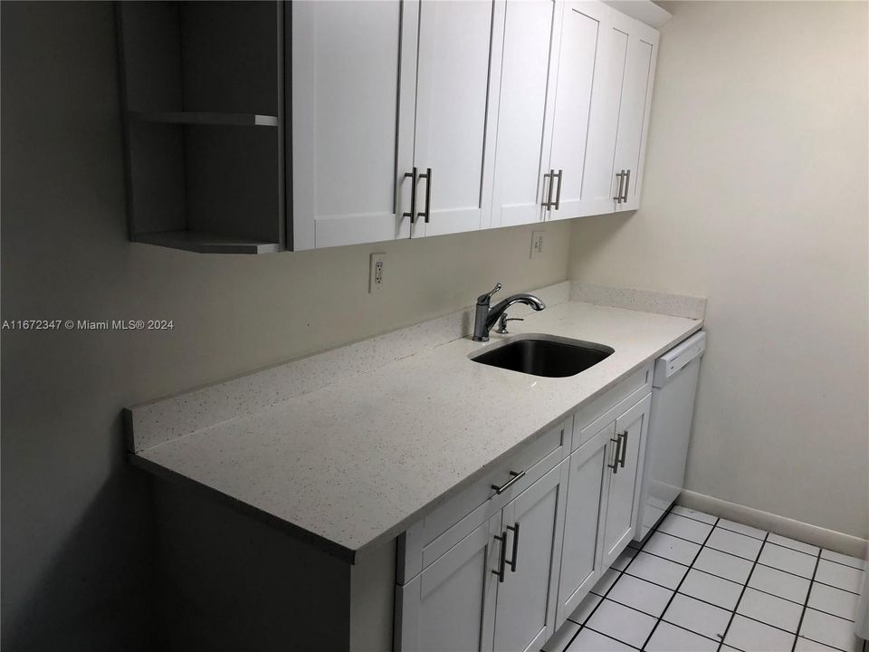 Recently Rented: $2,000 (1 beds, 1 baths, 709 Square Feet)