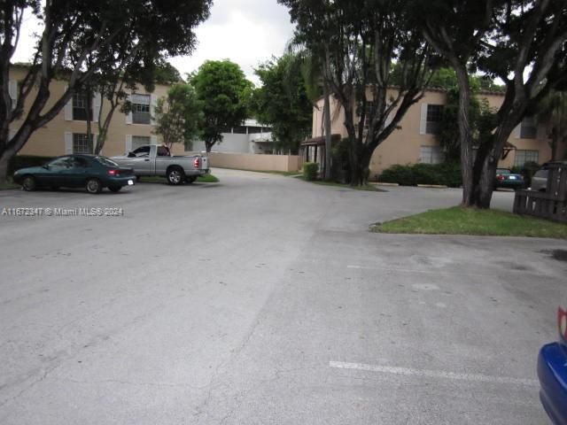 Recently Rented: $2,000 (1 beds, 1 baths, 709 Square Feet)